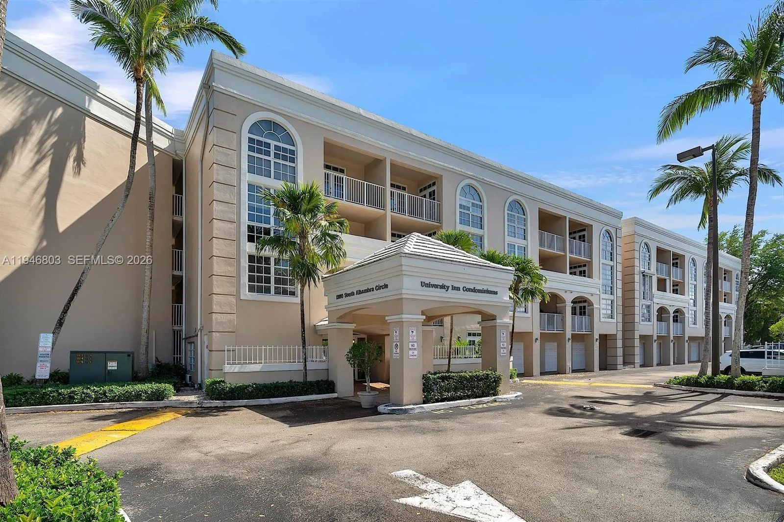 2 bedroom 2 bath for sale at 1280 S Alhambra Cir # 2211, Coral Gables FL 33146