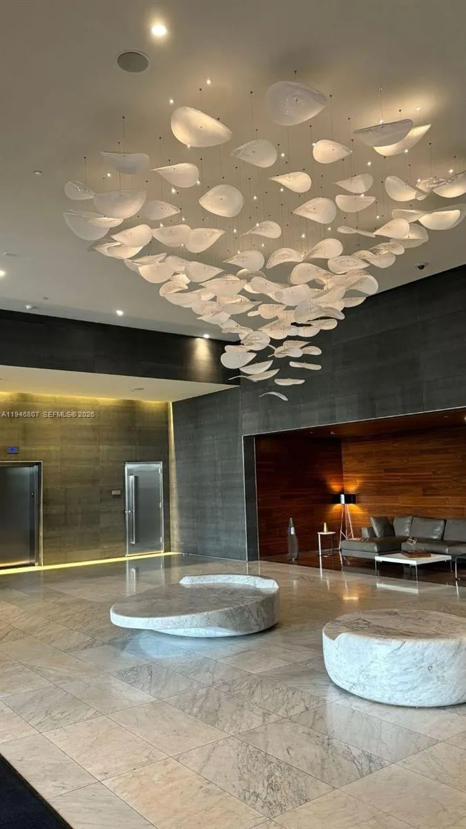 3 bedroom 3 bath for sale at 68 SE 6 # 2504, Miami FL 33131