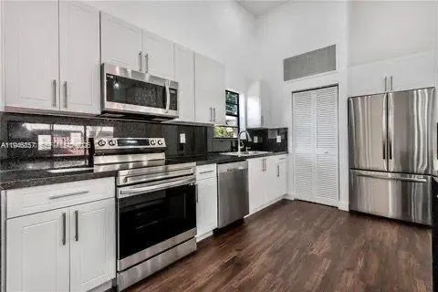 601 Leslie Dr # 601, Hallandale Beach FL 33009