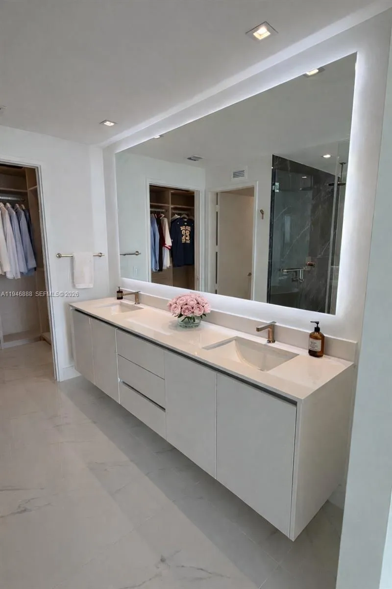700 NE 24TH # 3105, Miami FL 33137