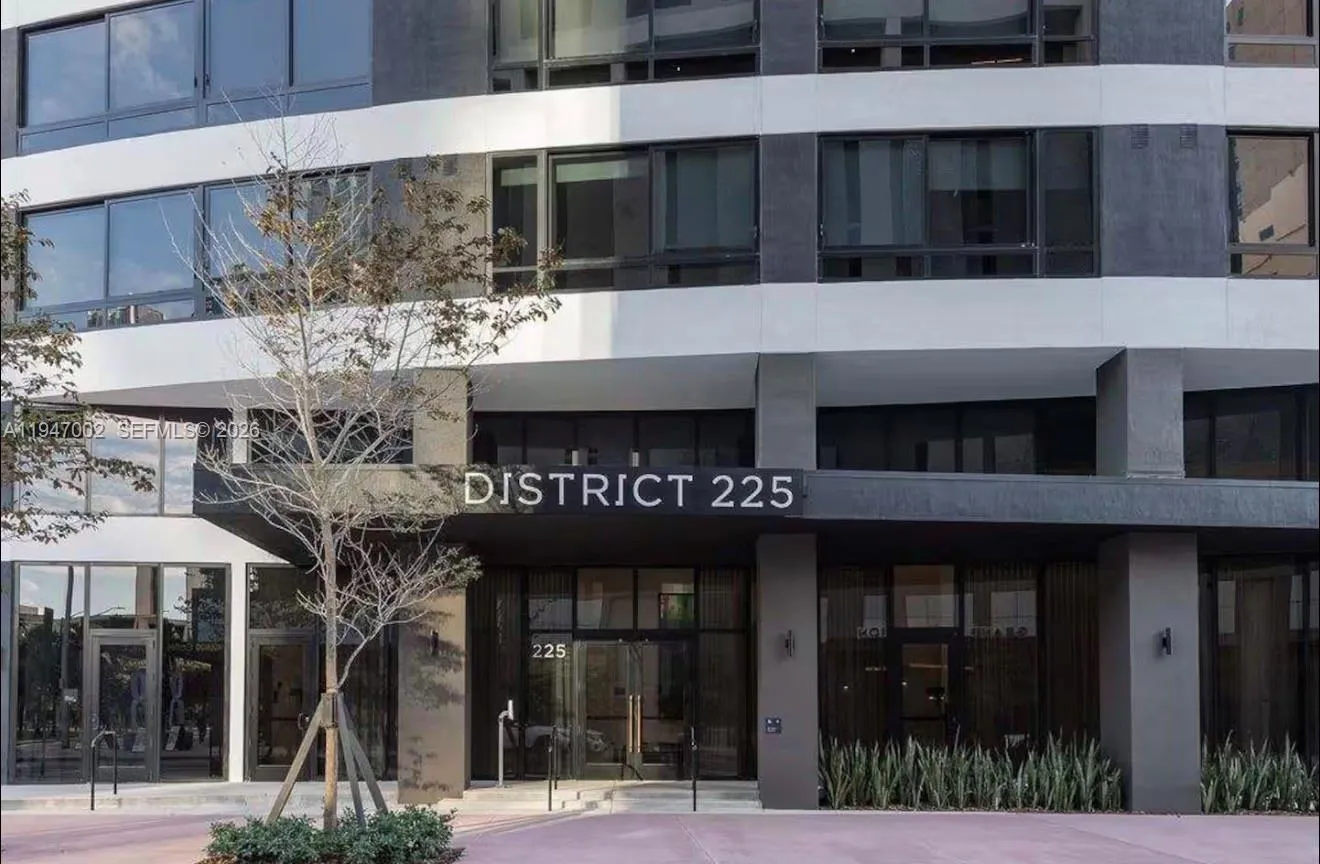 225 N Miami Ave # 1102, Miami FL 33128