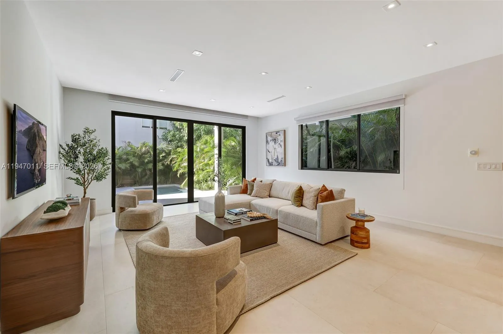2980 Coconut Ave, Miami FL 33133