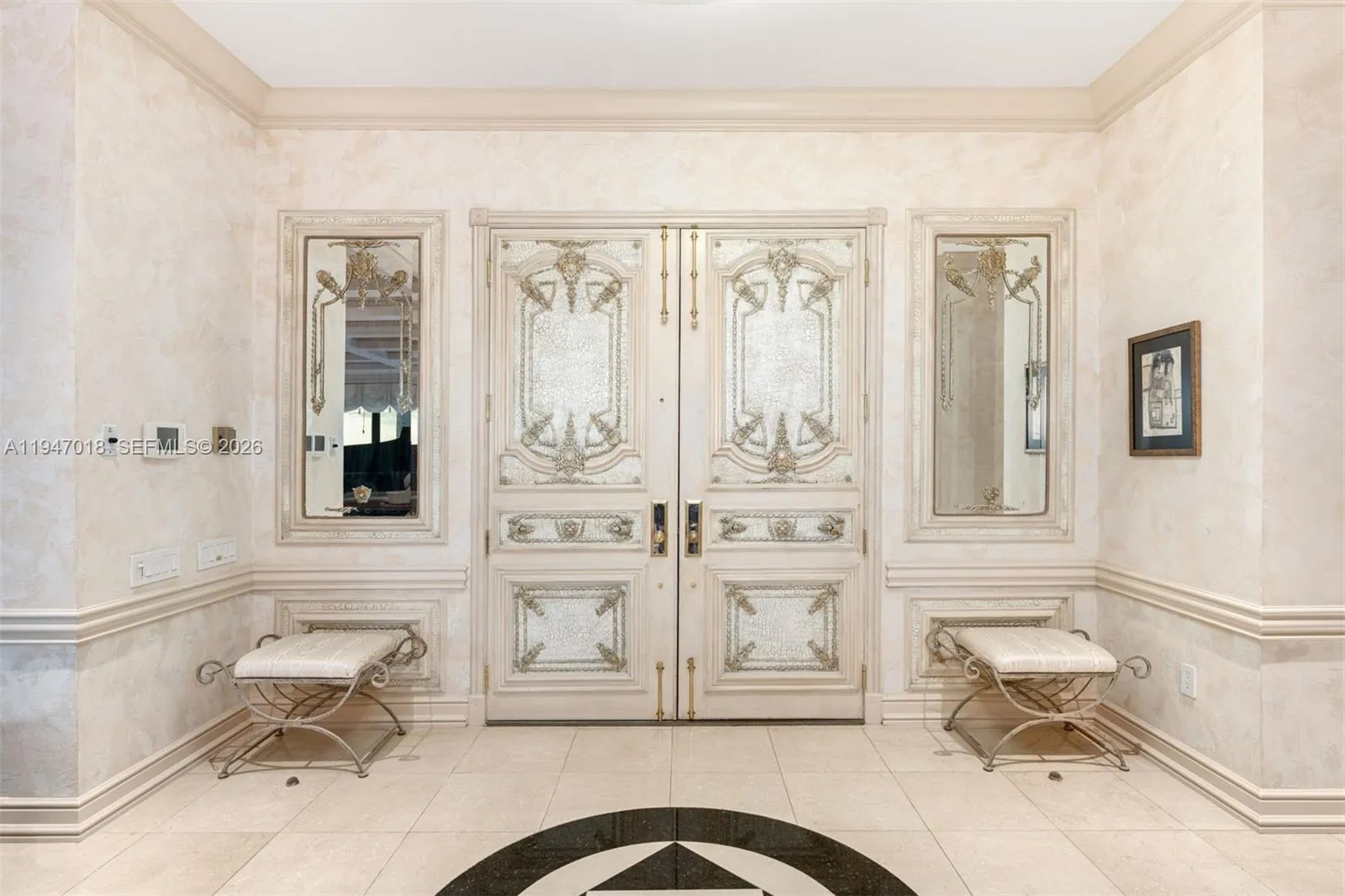 5225 Collins Ave, Miami Beach FL 33140