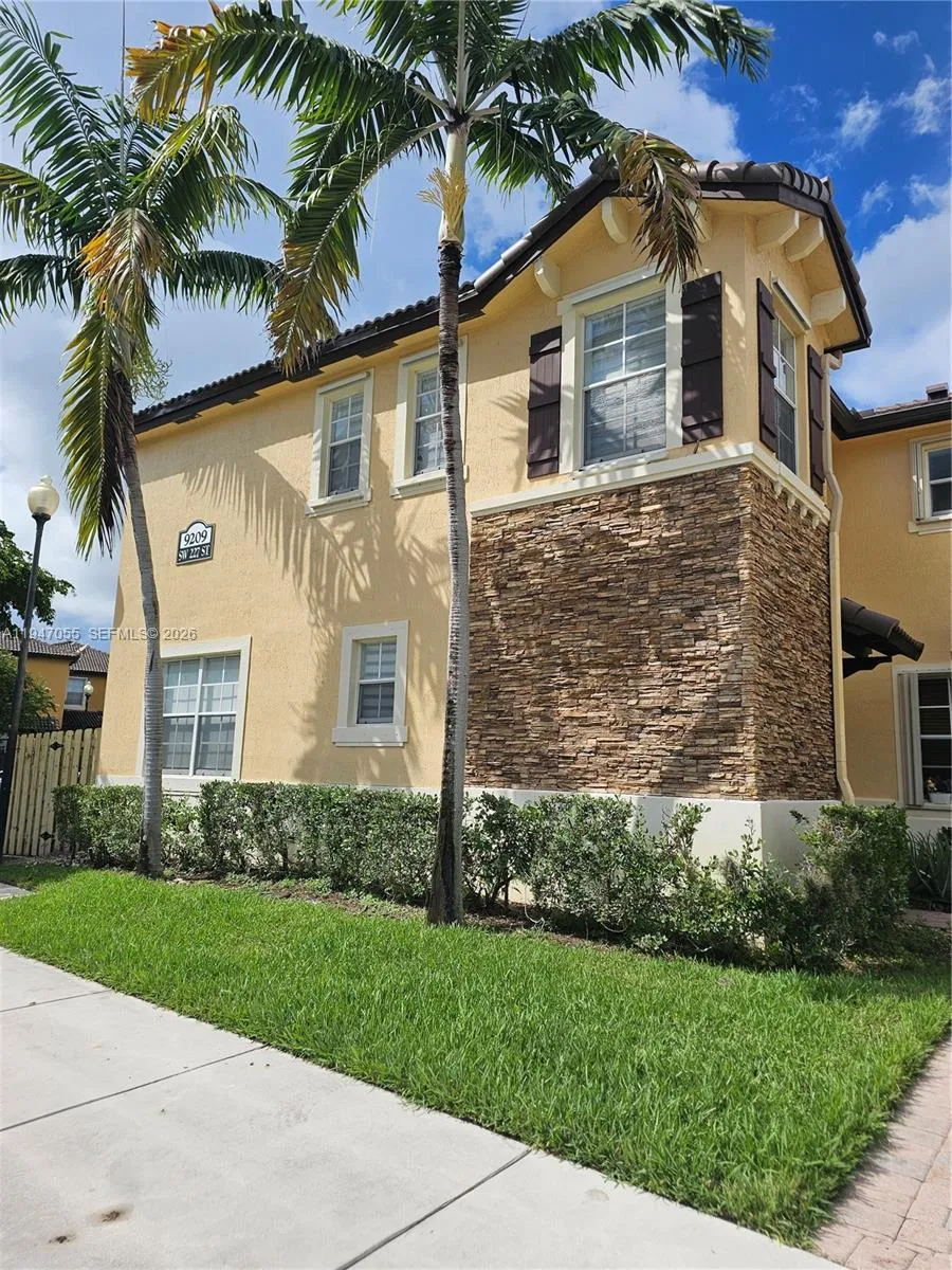 9209 SW 227th St # 1, Cutler Bay FL 33190