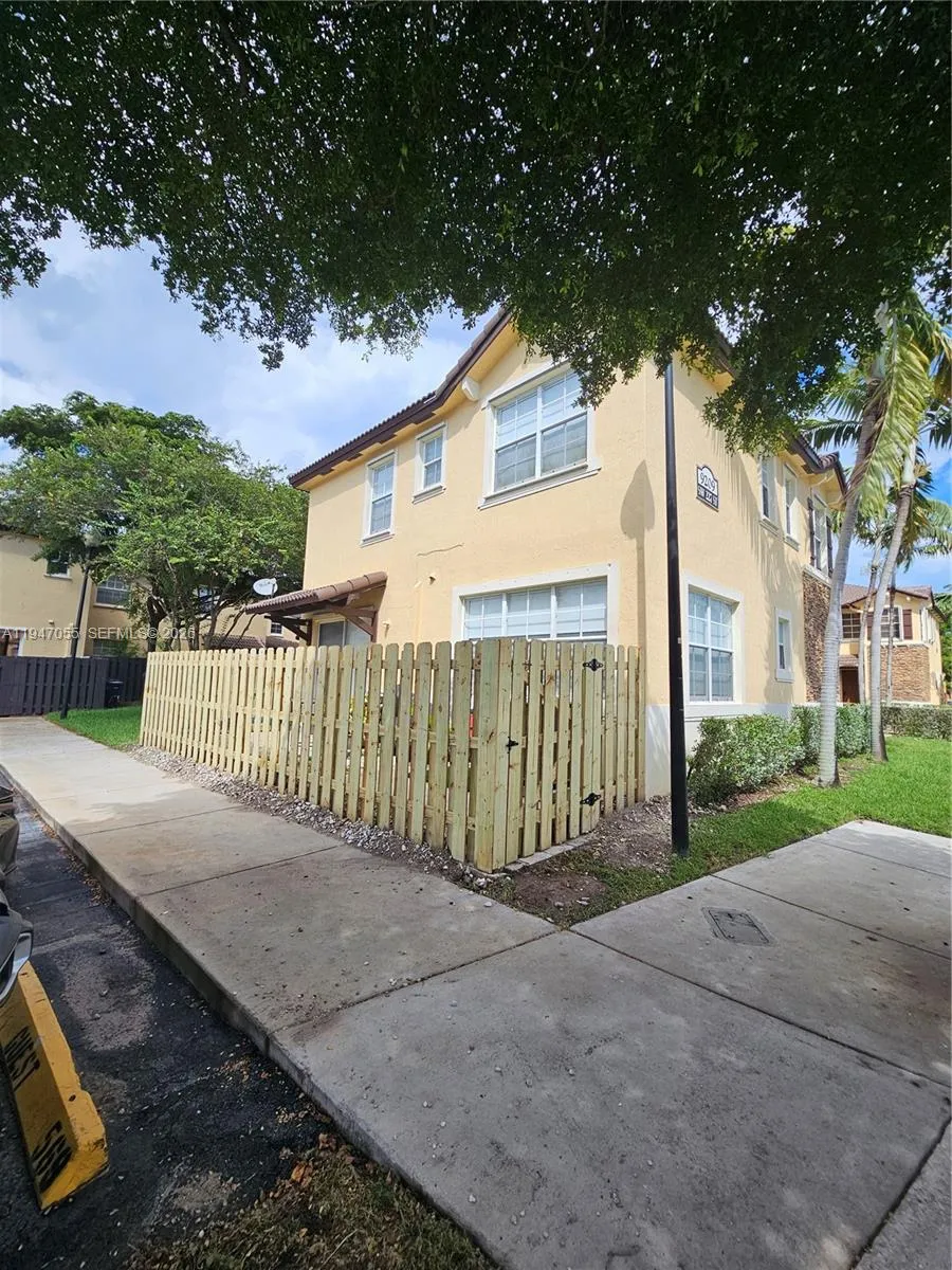 9209 SW 227th St # 1, Cutler Bay FL 33190