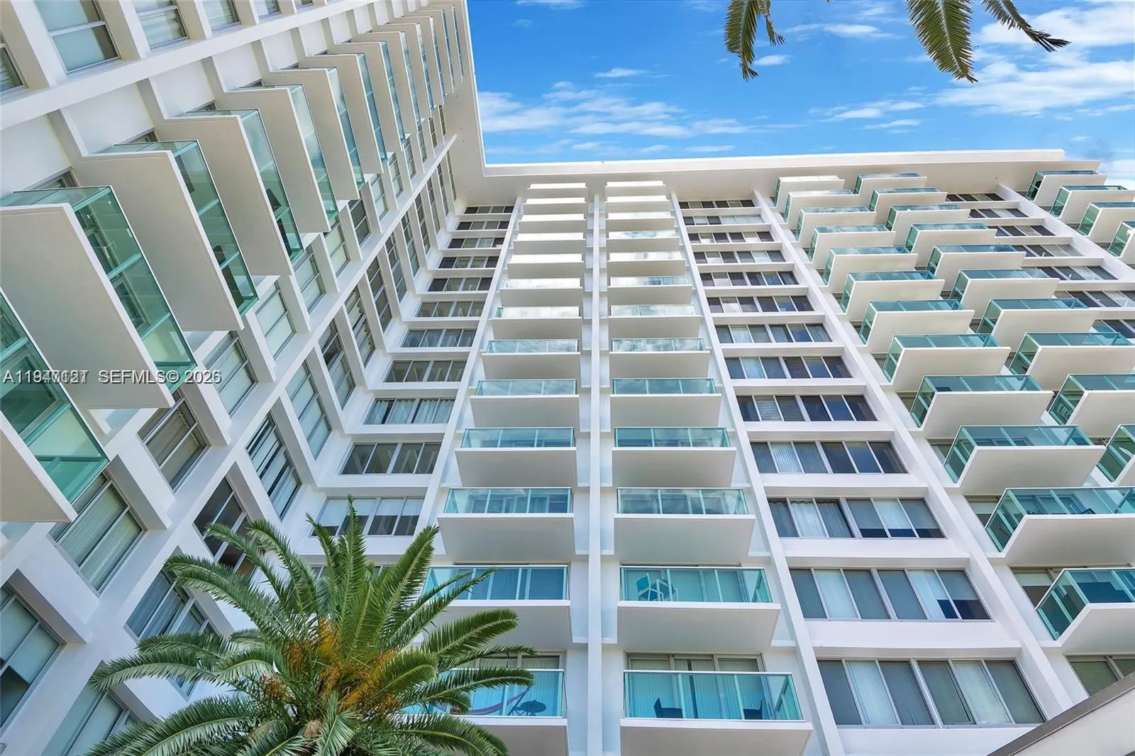 1 bedroom 1 bath for sale at 1000 West Ave # 709, Miami Beach FL 33139