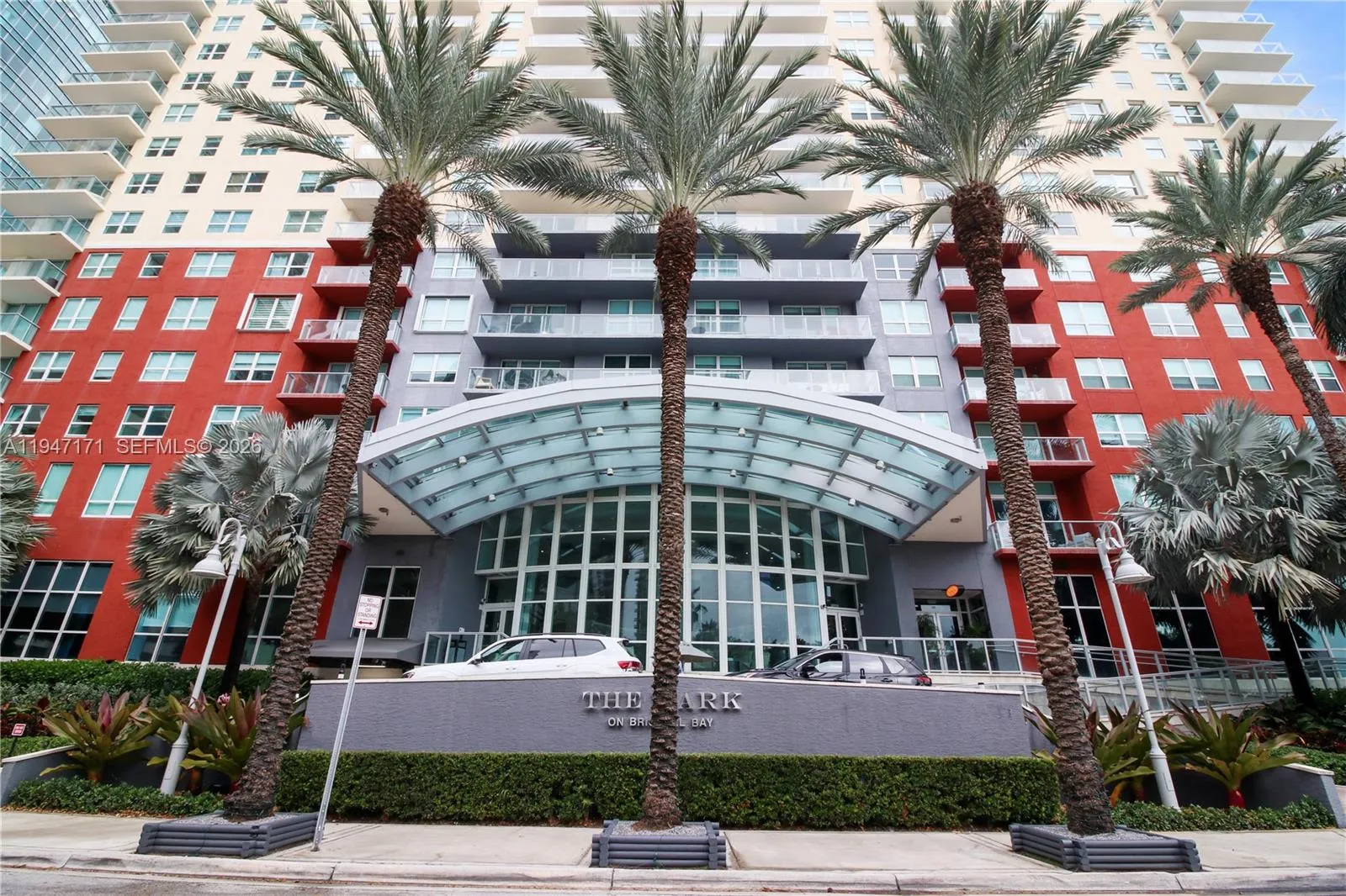 1 bedroom 1 bath for sale at 1155 S Brickell Bay Dr # 805, Miami FL 33131