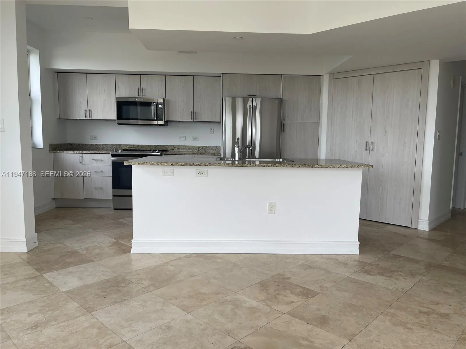 19900 E Country Club Dr # 502, Aventura FL 33180
