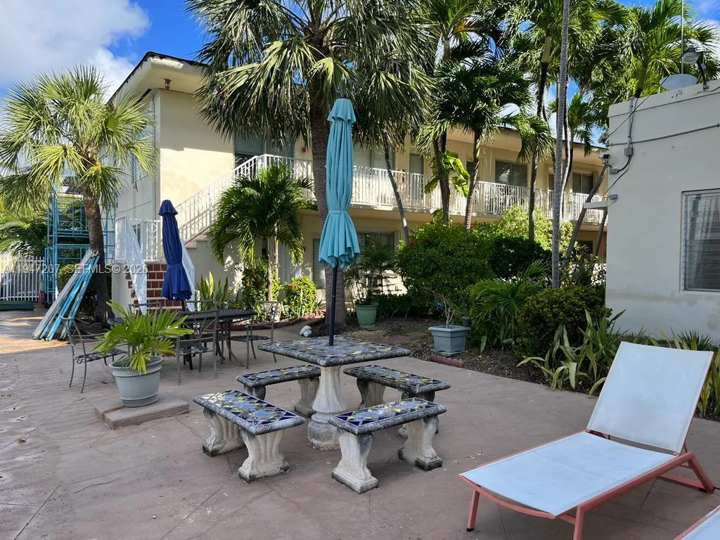 8420 Byron Ave # 4, Miami Beach FL 33141