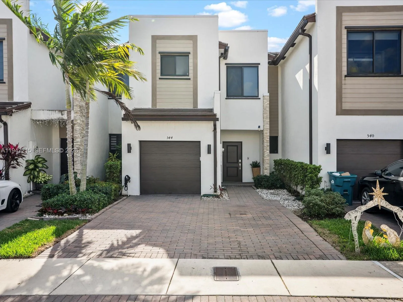 544 NE 206th Ln, Miami FL 33179
