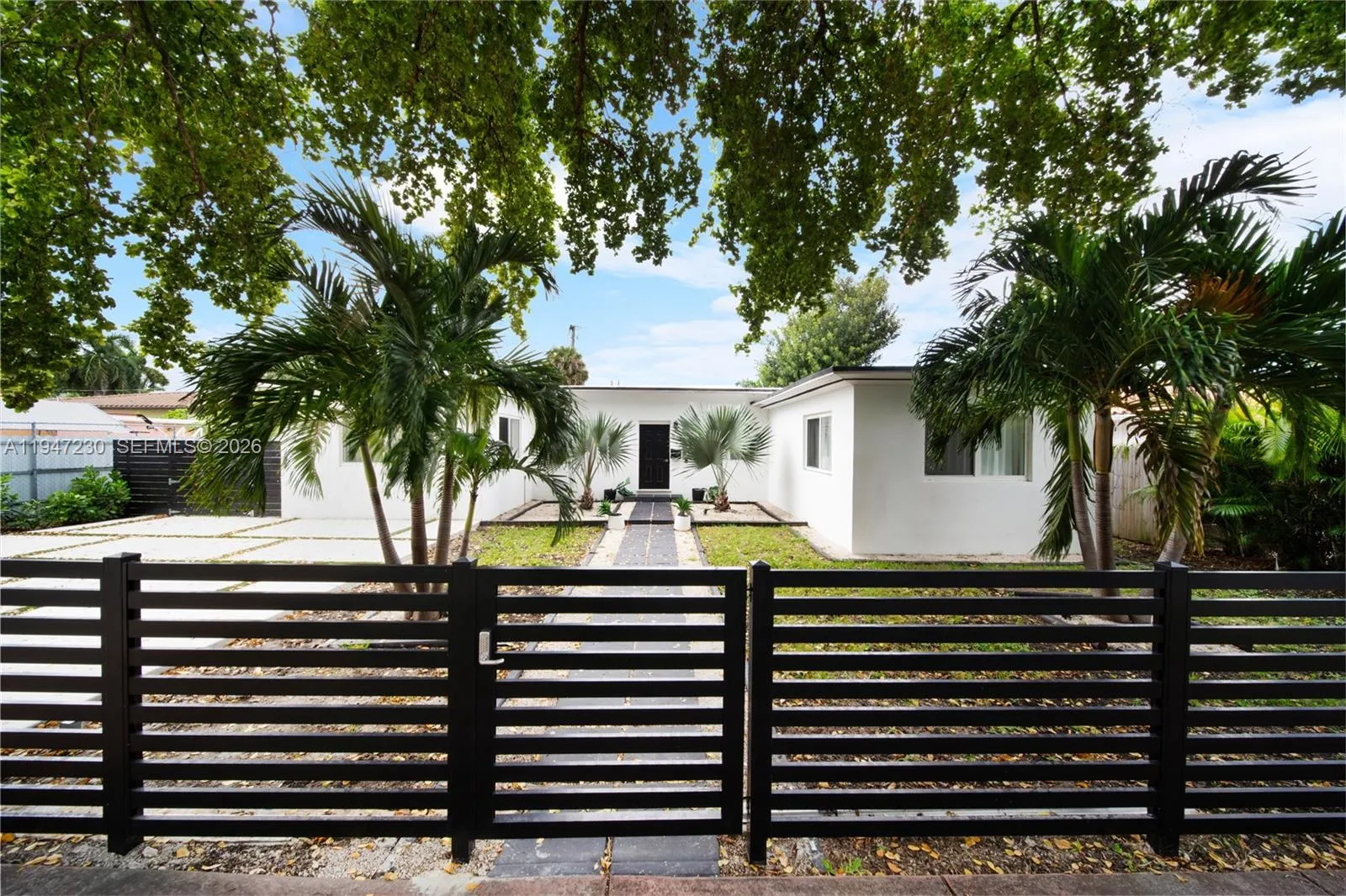 1581 Normandy Dr, Miami Beach FL 33141
