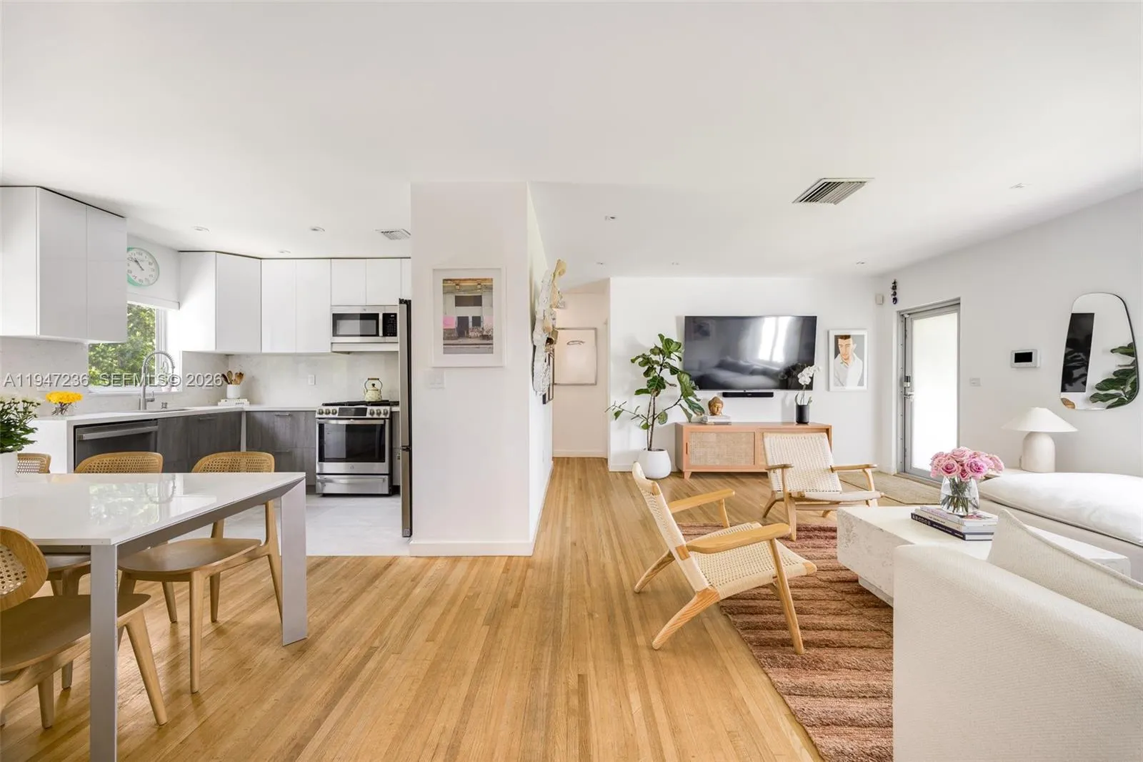 3 bedroom 2 bath for sale at 6055 SW 38th St, Miami FL 33155