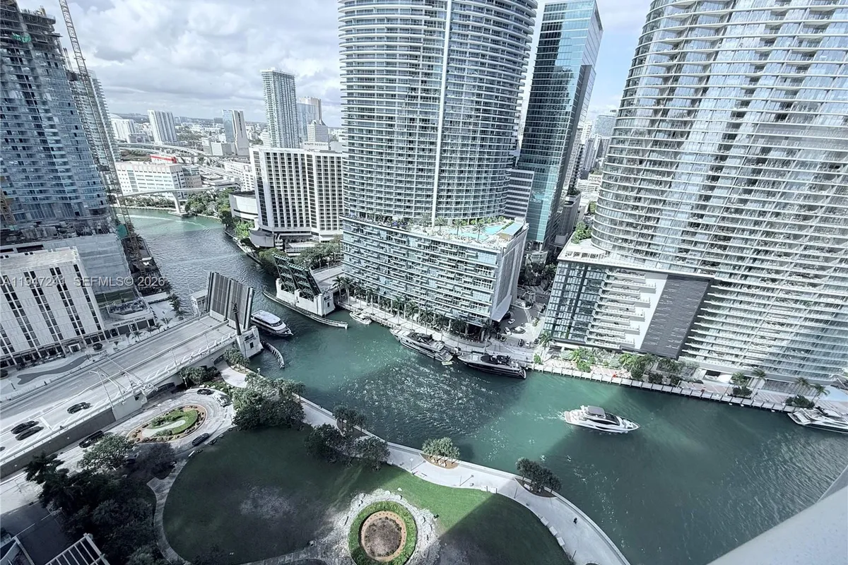 465 Brickell Ave # 2906, Miami FL 33131