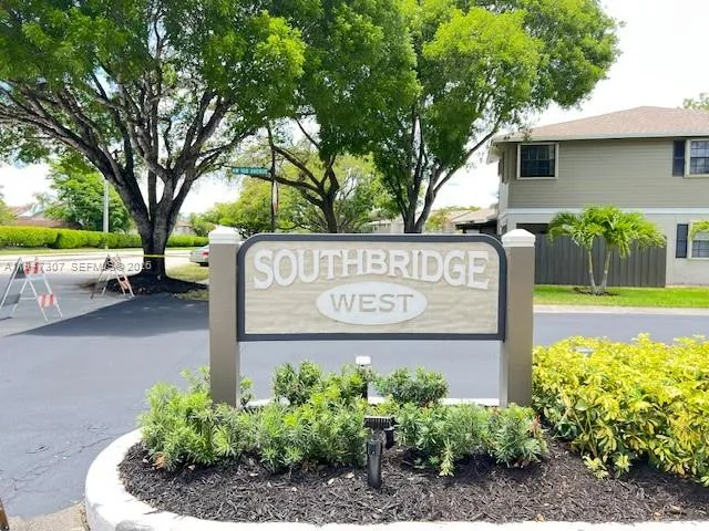 905 NW 107th Ave, Pembroke Pines FL 33026