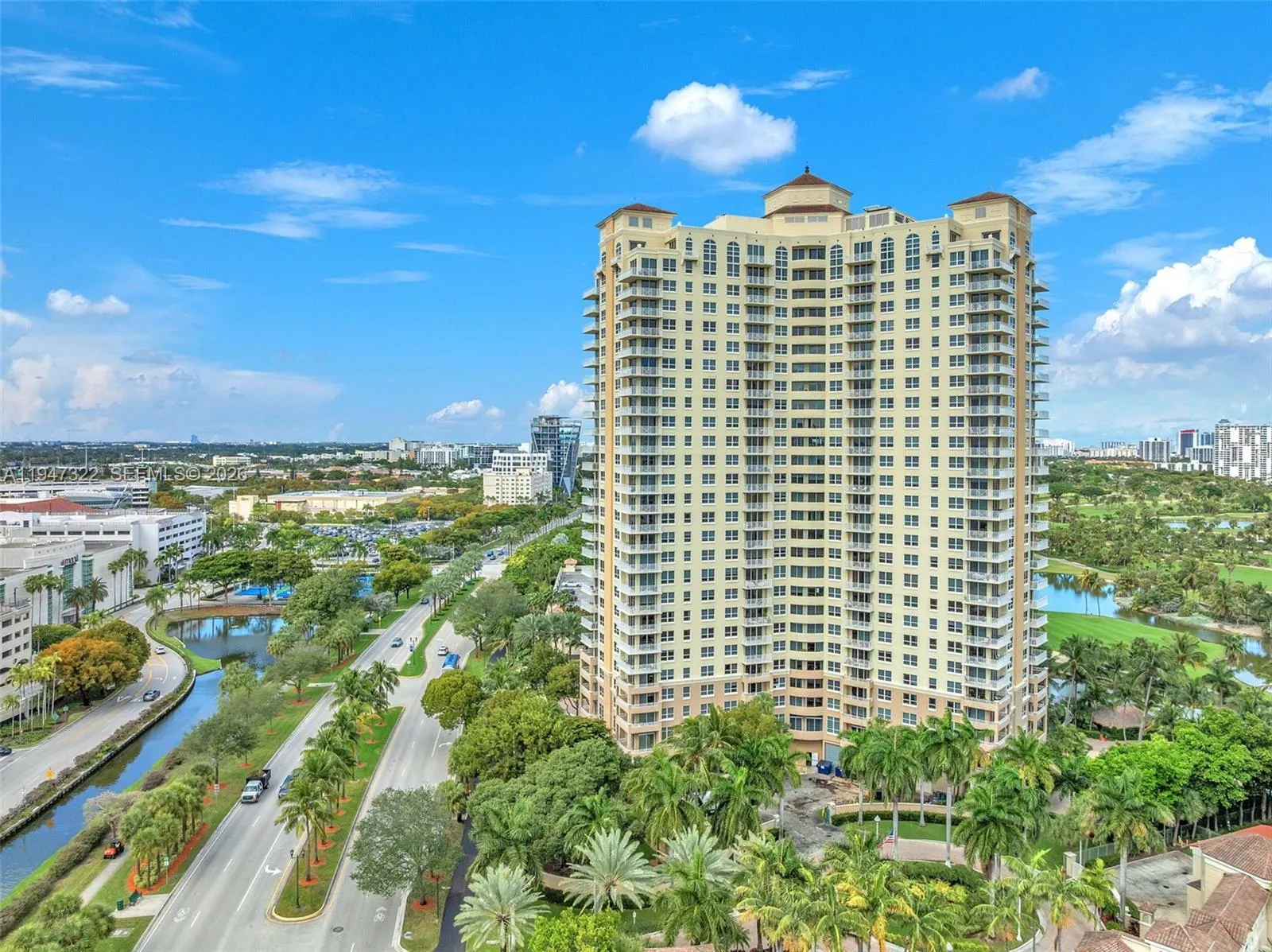 2 bedroom 2 bath for sale at 19501 W Country Club Dr # 505, Aventura FL 33180