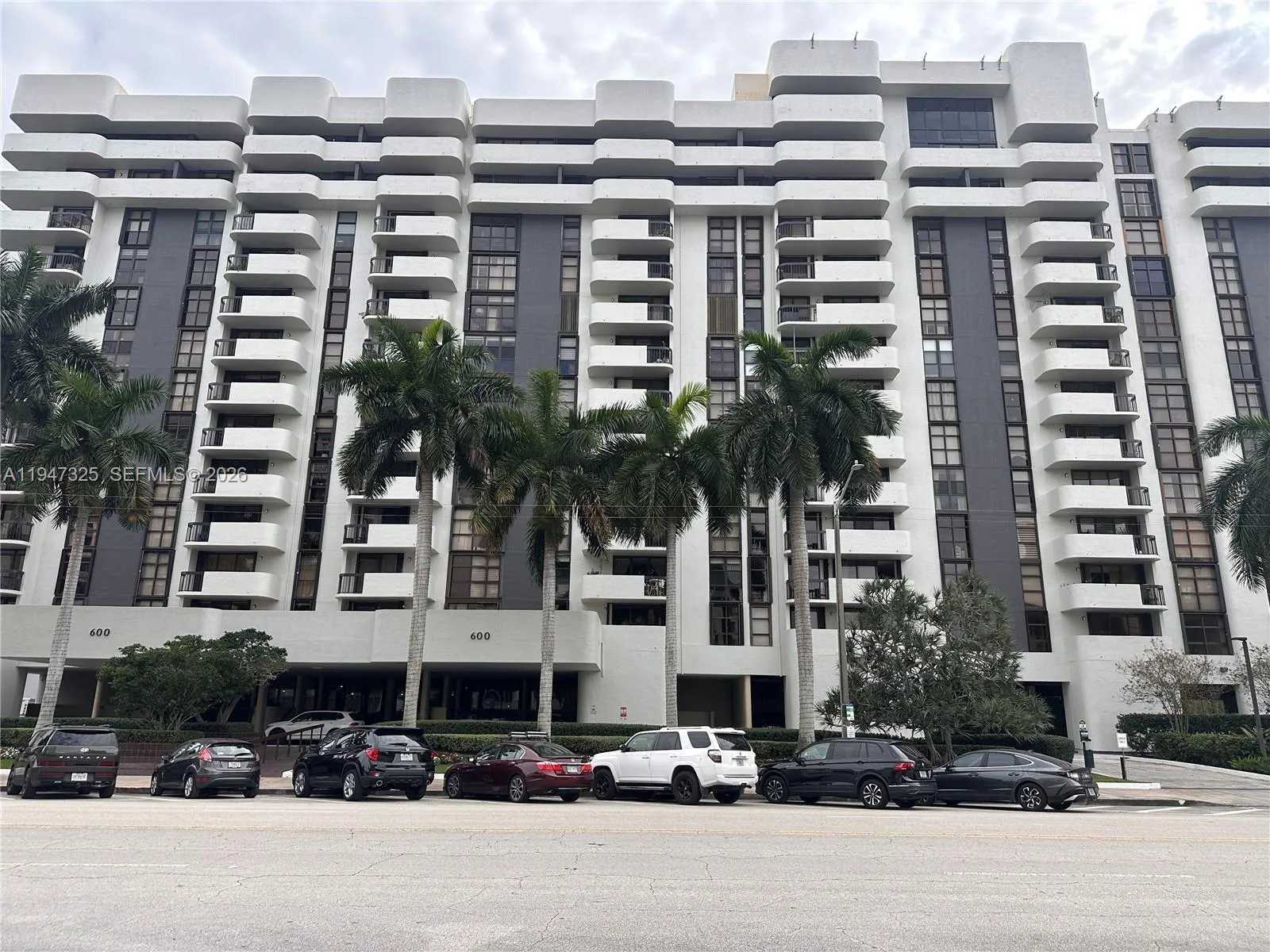 2 bedroom 2 bath for sale at 600 Biltmore Way # 318, Coral Gables FL 33134