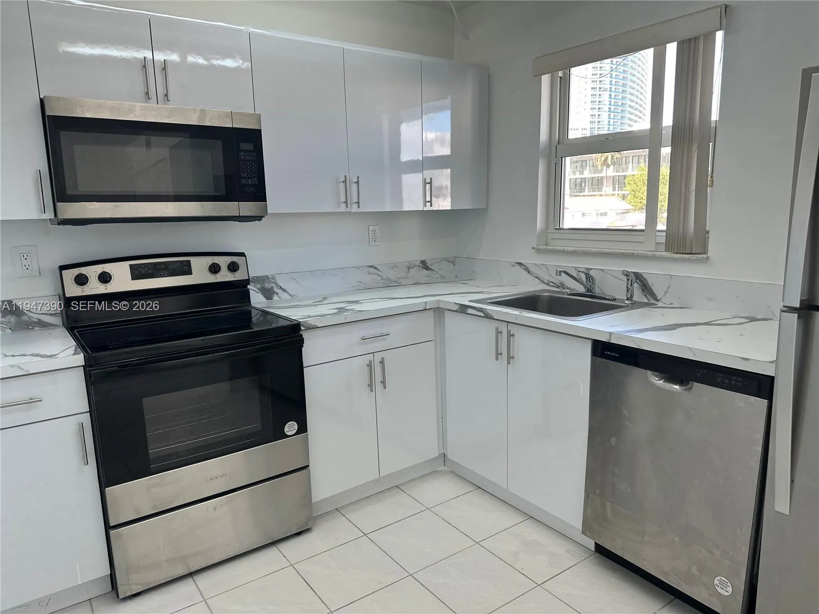 1 bedroom 1 bath for sale at 1345 West Ave # 303, Miami Beach FL 33139