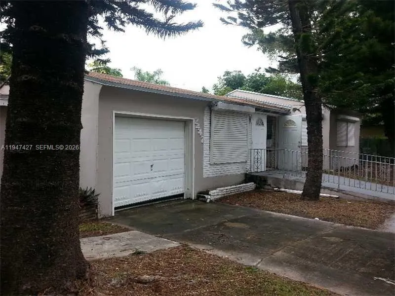 2447 Pierce St # 1, Hollywood FL 33020