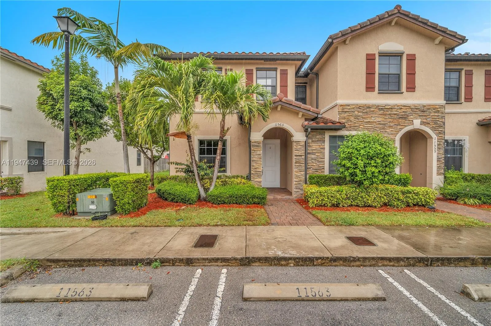 2 bedroom 2 bath for sale at 11563 SW 248th Ln, Homestead FL 33032