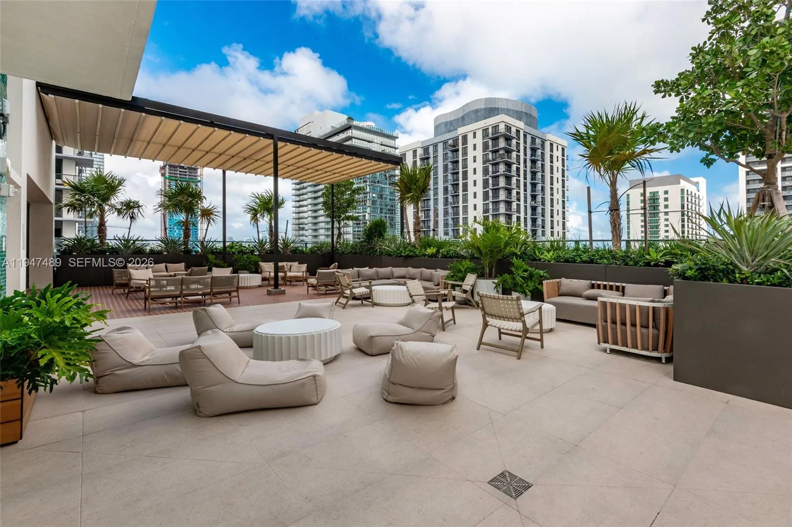 11 NE 6 ST # 814, Miami FL 33132