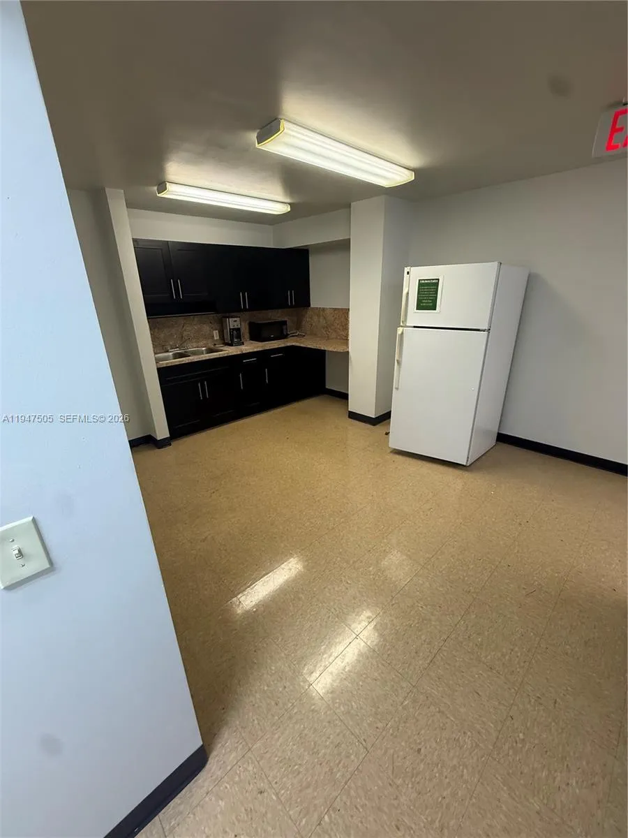 262 Miracle Mile, Coral Gables FL 33134