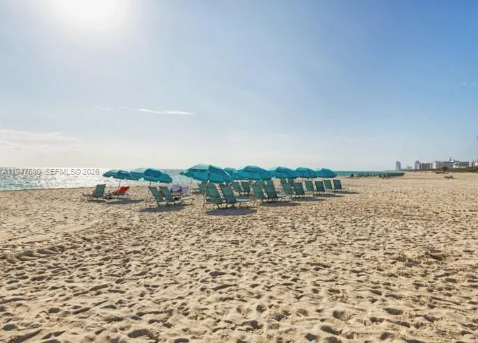 1 bedroom 1 bath for sale at 2899 Collins Ave # 1638, Miami Beach FL 33140