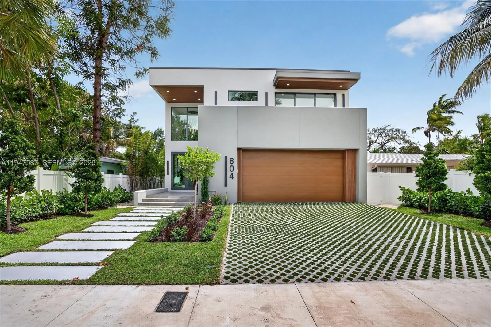 604 SW 7th St, Fort Lauderdale FL 33315