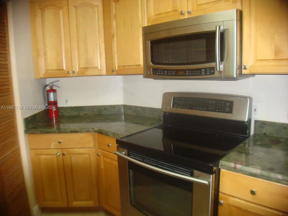 6276 NW 186th St # 307, Hialeah FL 33015