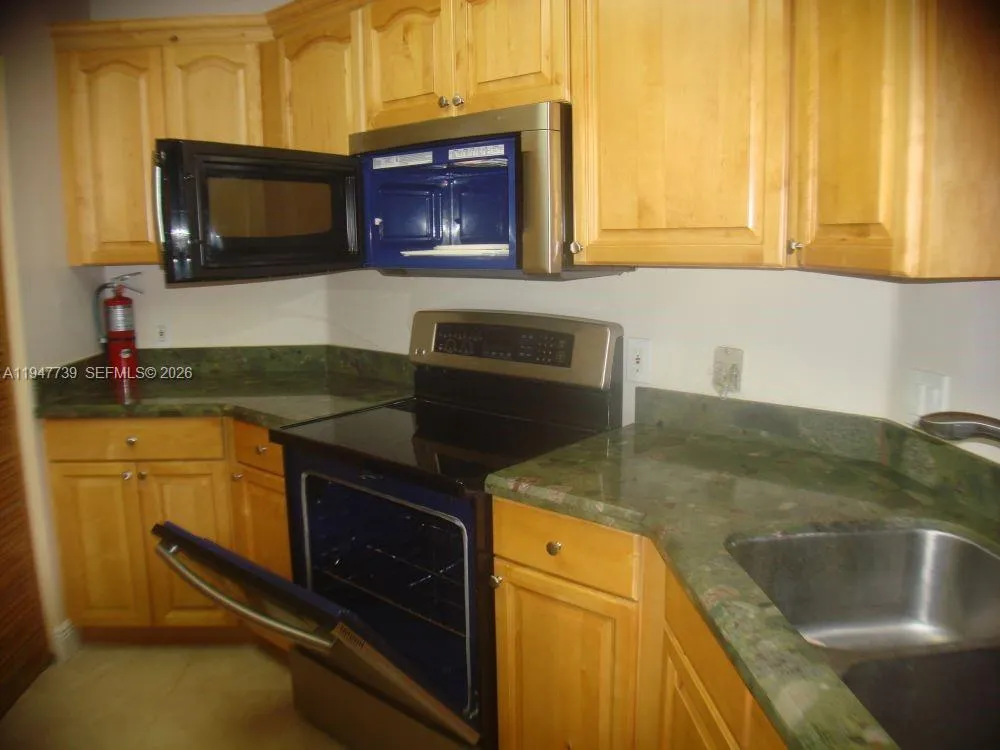 6276 NW 186th St # 307, Hialeah FL 33015