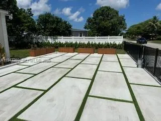 1001 NW 148th St, Miami FL 33168