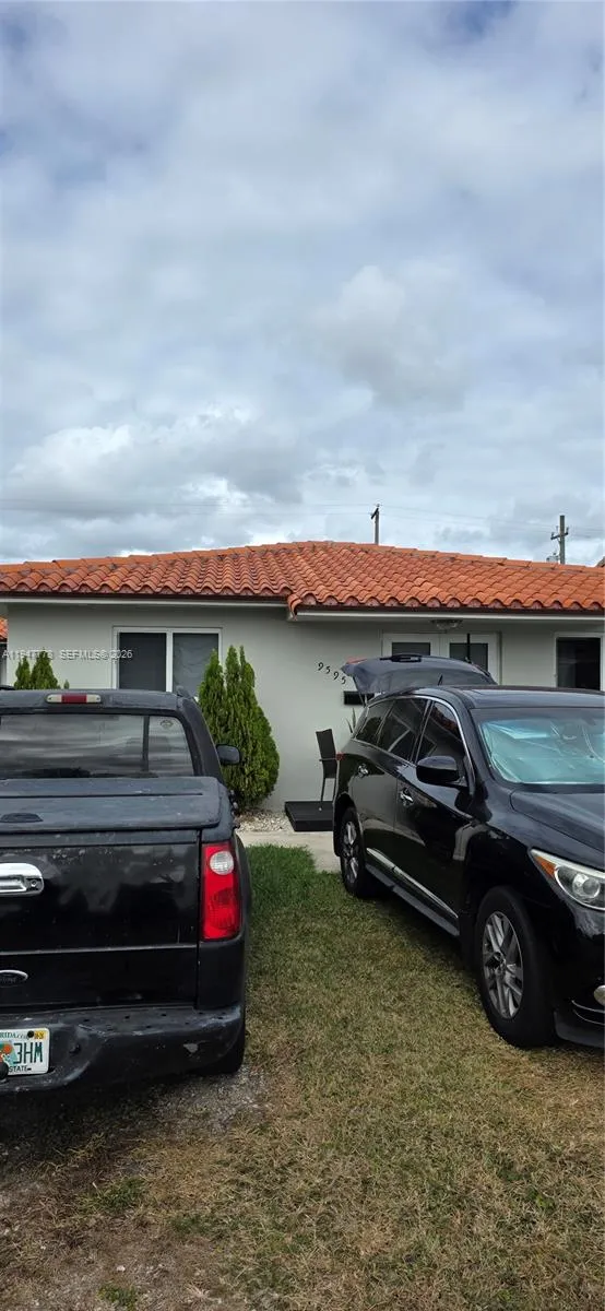 9595 SW 39th St, Miami FL 33165