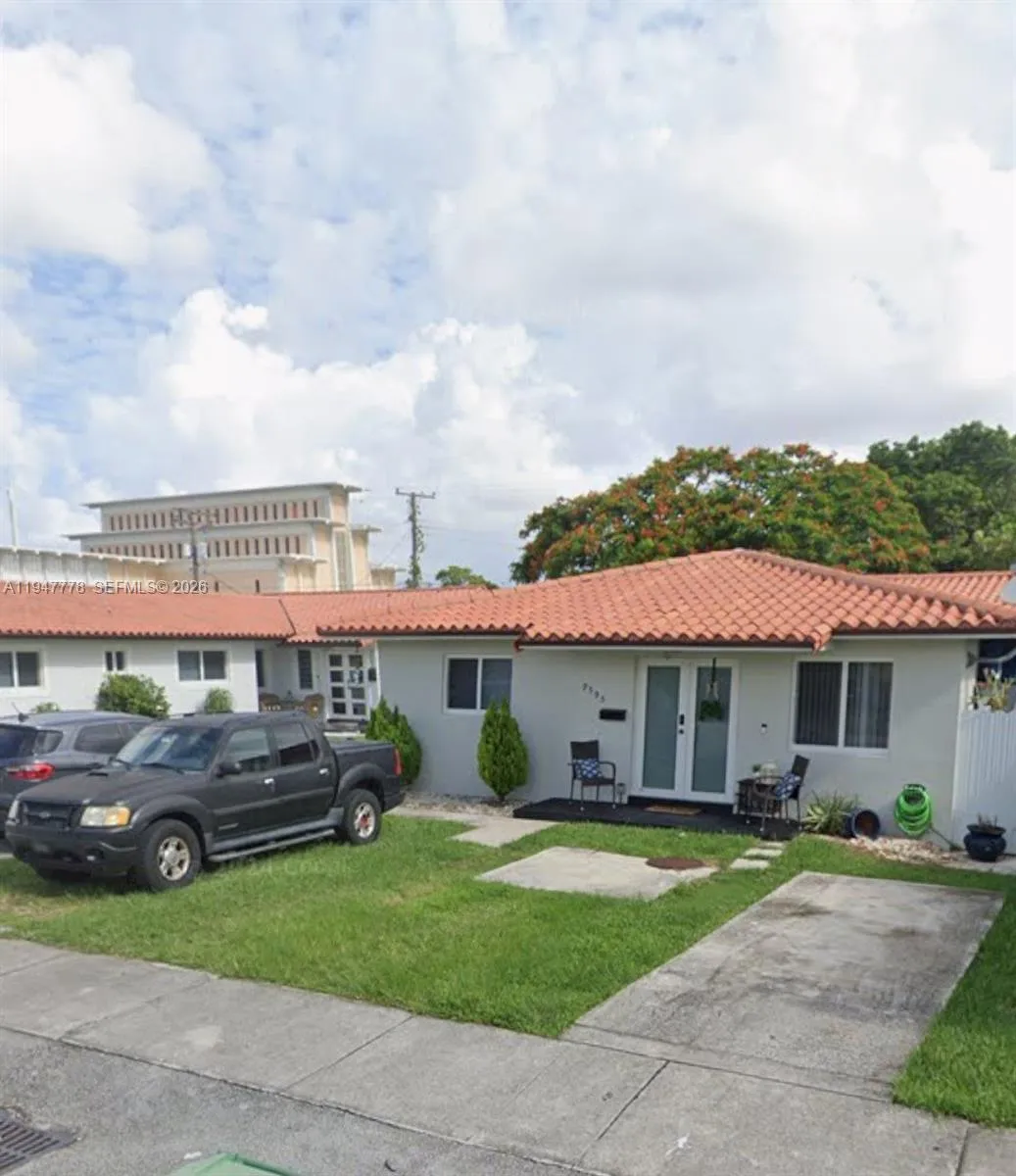 9595 SW 39th St, Miami FL 33165