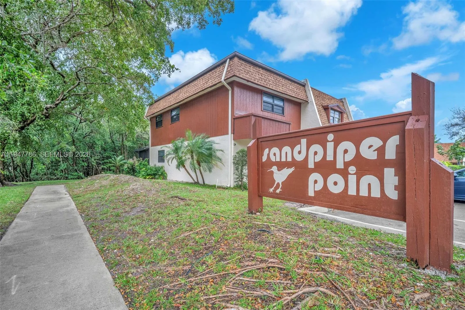 2199 N 14th Ave, Hollywood FL 33020