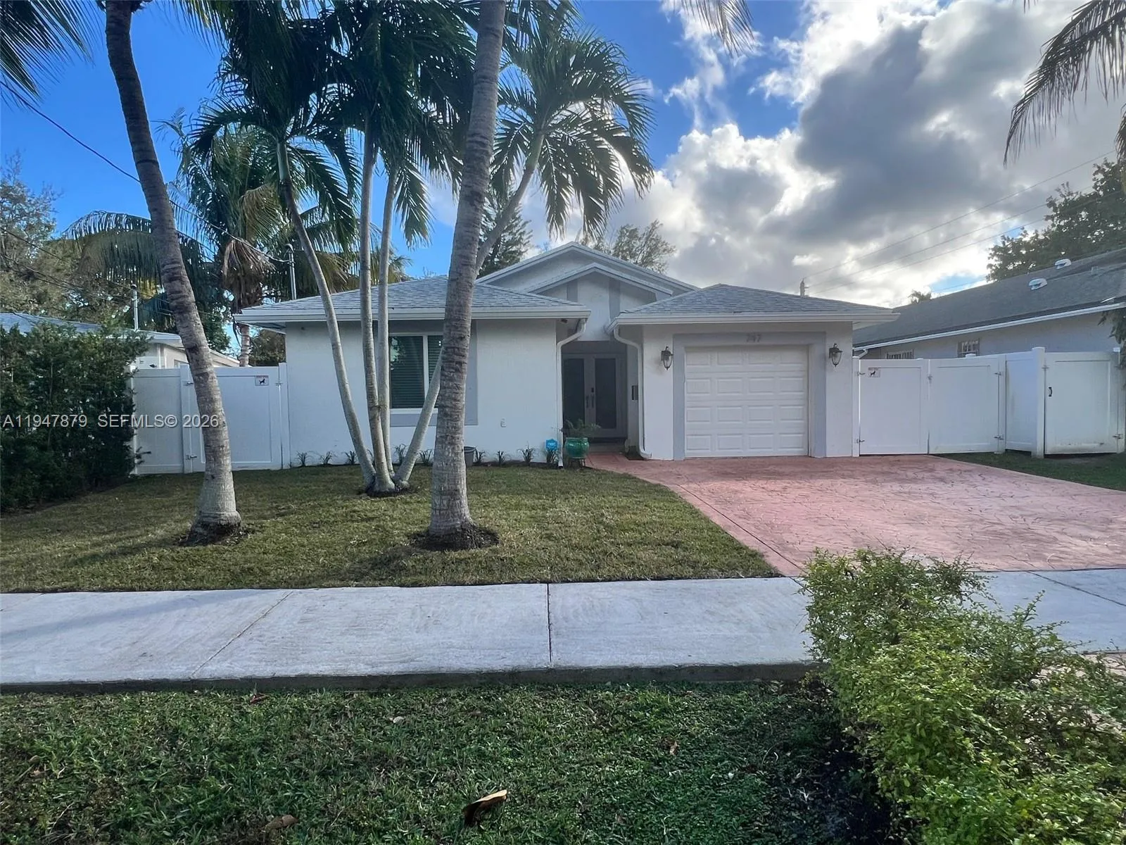747 SW 6th St, Hallandale Beach FL 33009