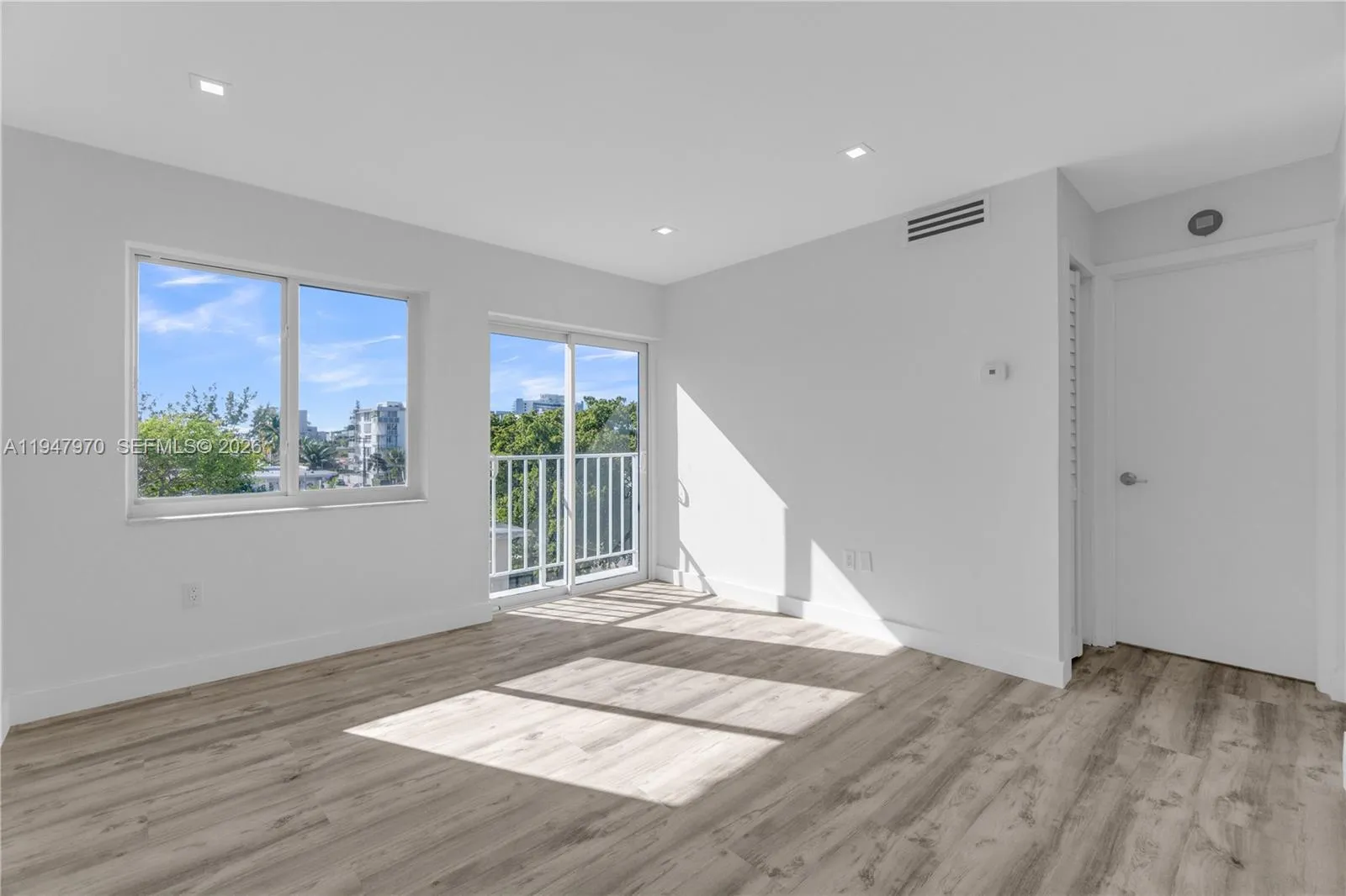 7925 Carlyle Ave # 402, Miami Beach FL 33141