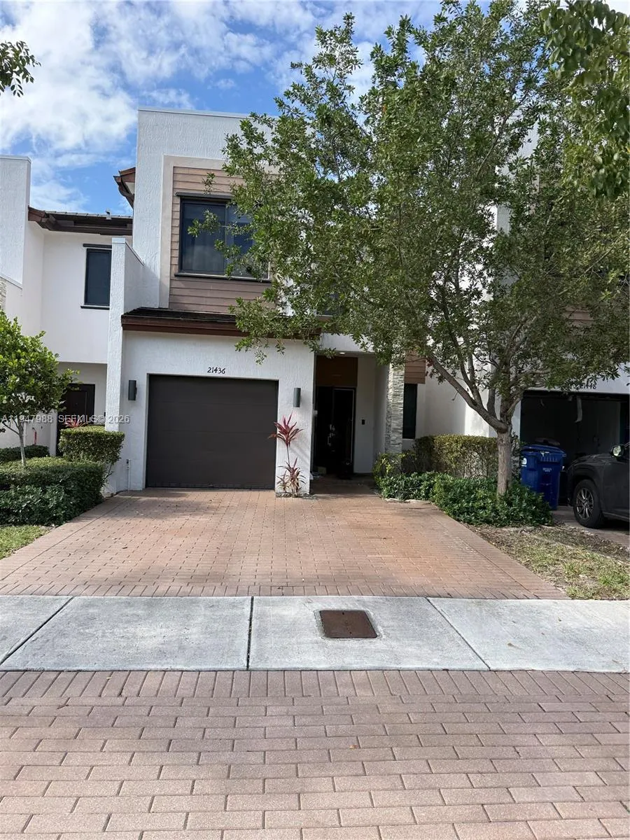 21436 NE 2nd Ct, Miami FL 33179
