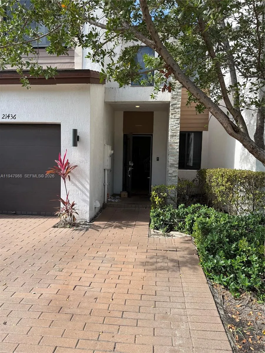21436 NE 2nd Ct, Miami FL 33179