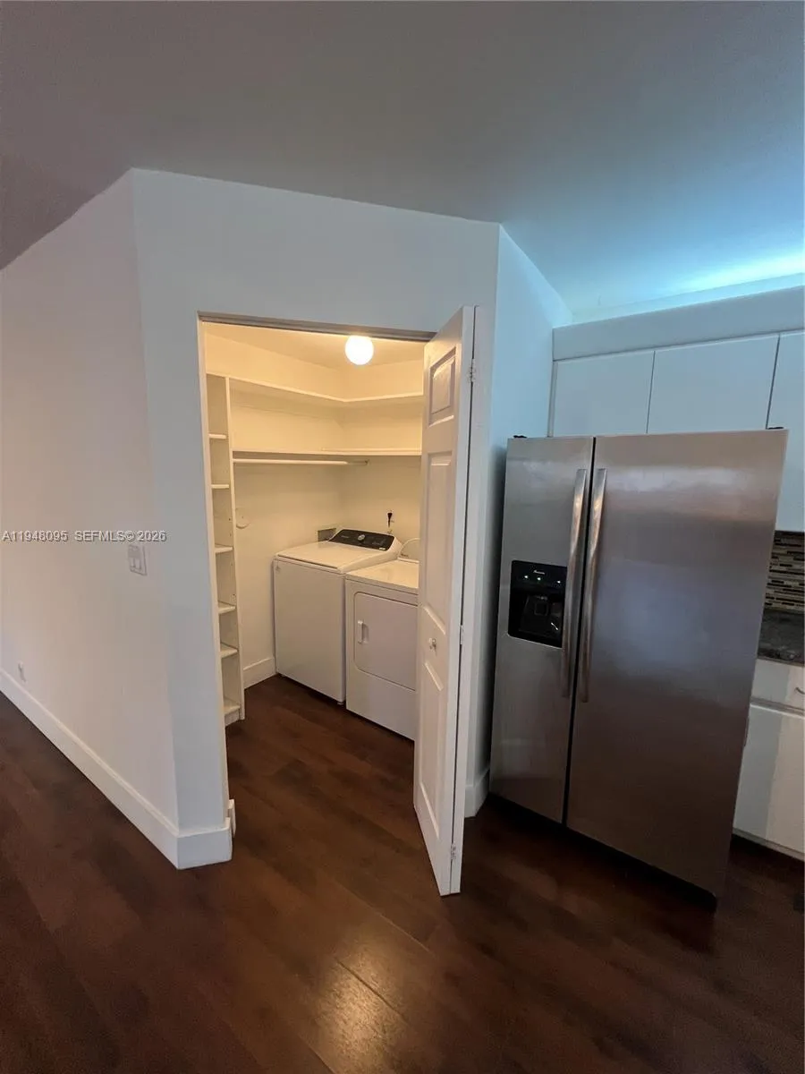 561 Racquet Club Rd # 21, Weston FL 33326