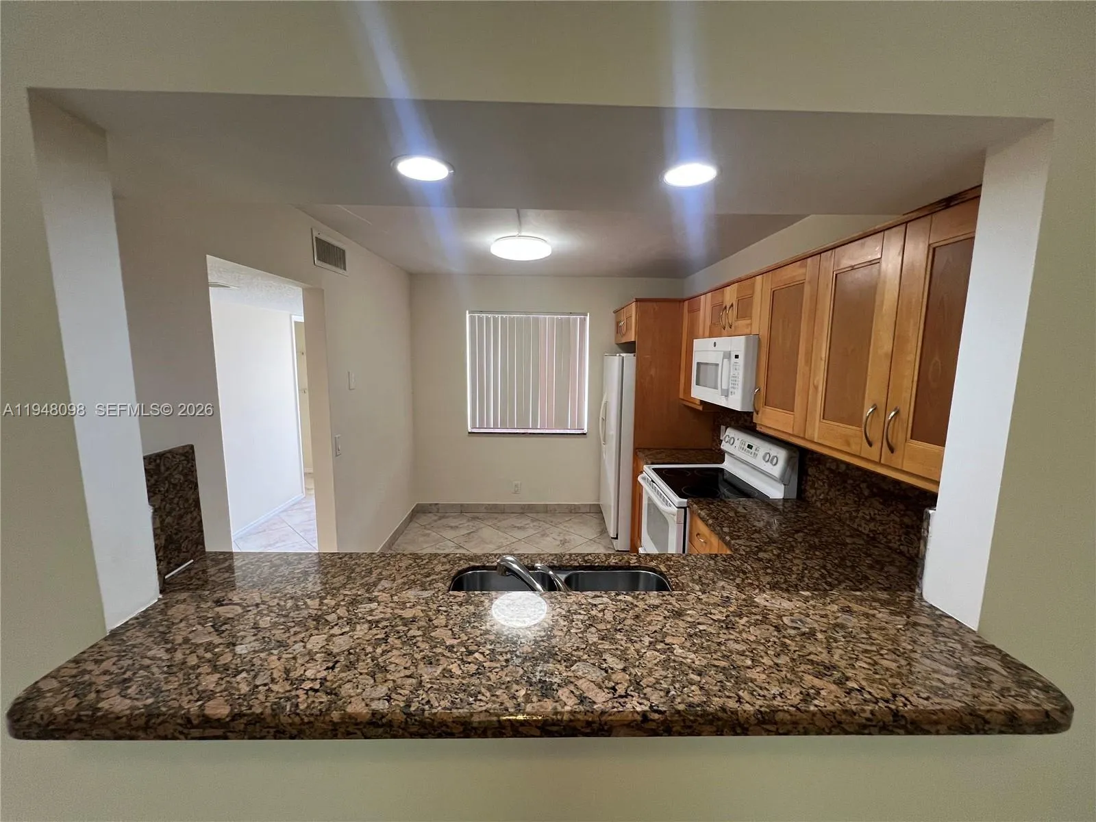 379 Lakeview Dr # 205, Weston FL 33326