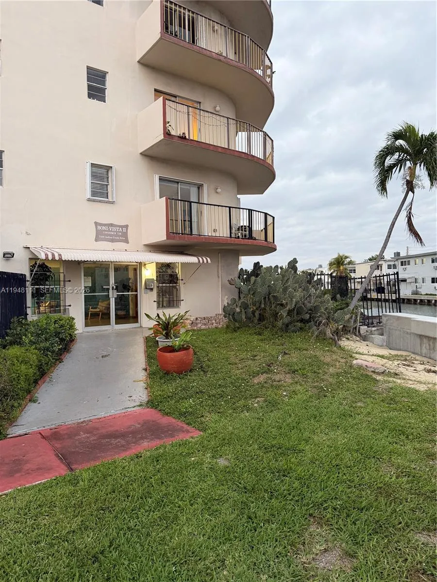 7150 Indian Creek Dr # 505, Miami Beach FL 33141
