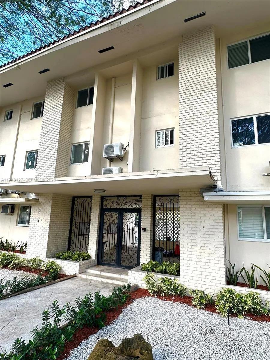 1014 Salzedo St # 311, Coral Gables FL 33134