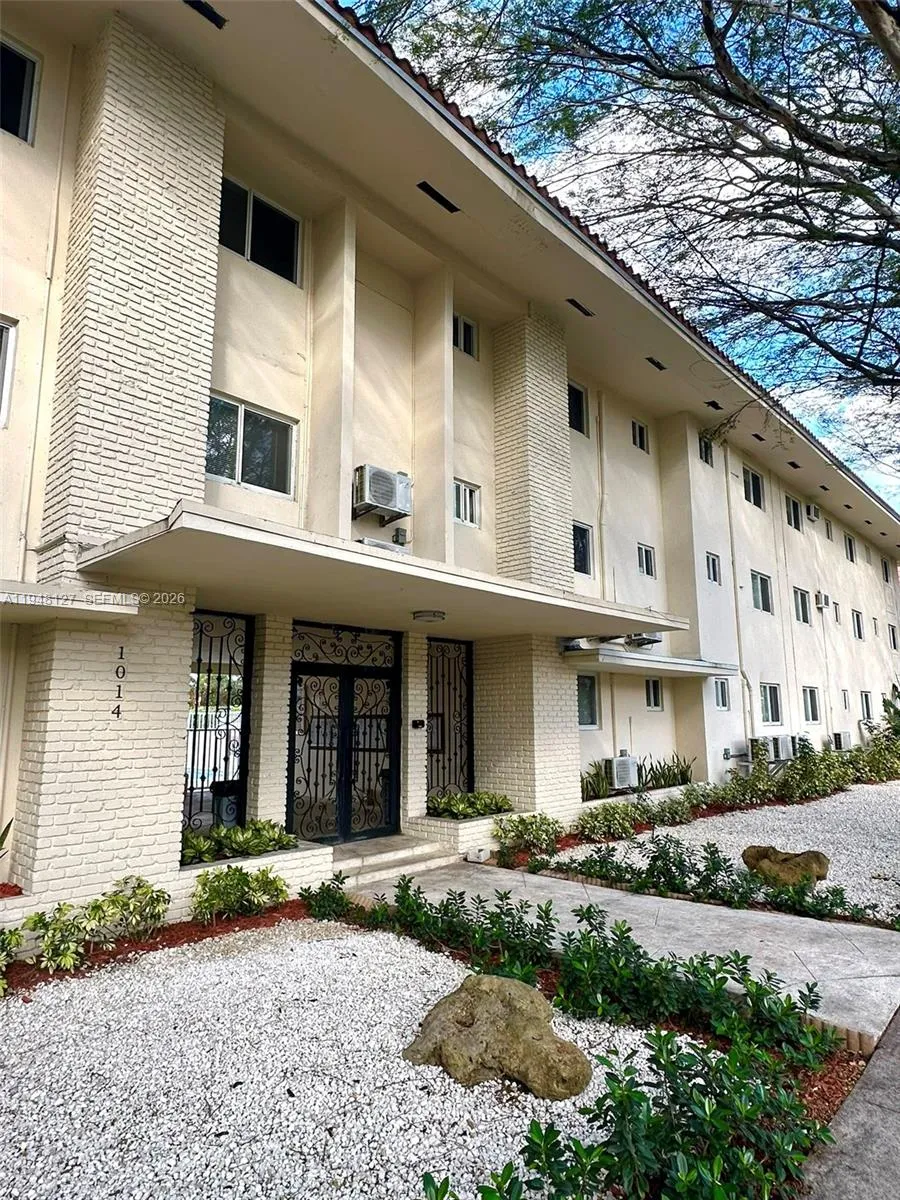 1014 Salzedo St # 311, Coral Gables FL 33134
