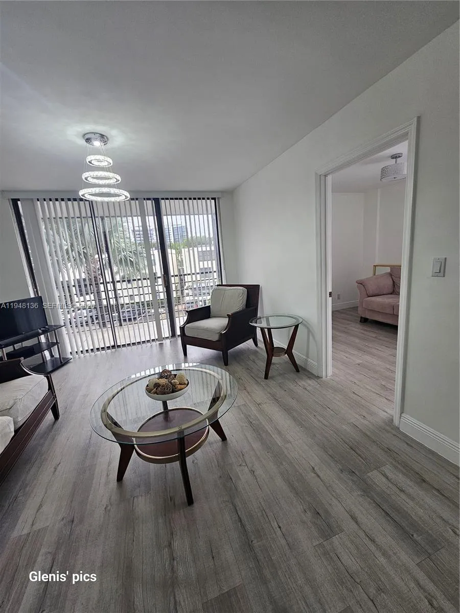 2 bedroom 2 bath for sale at 20400 W Country Club Dr # 301, Aventura FL 33180
