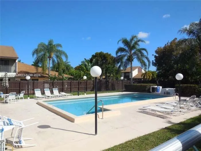 2 bedroom 3 bath for sale at 20033 NE 2nd Pl, Miami FL 33179