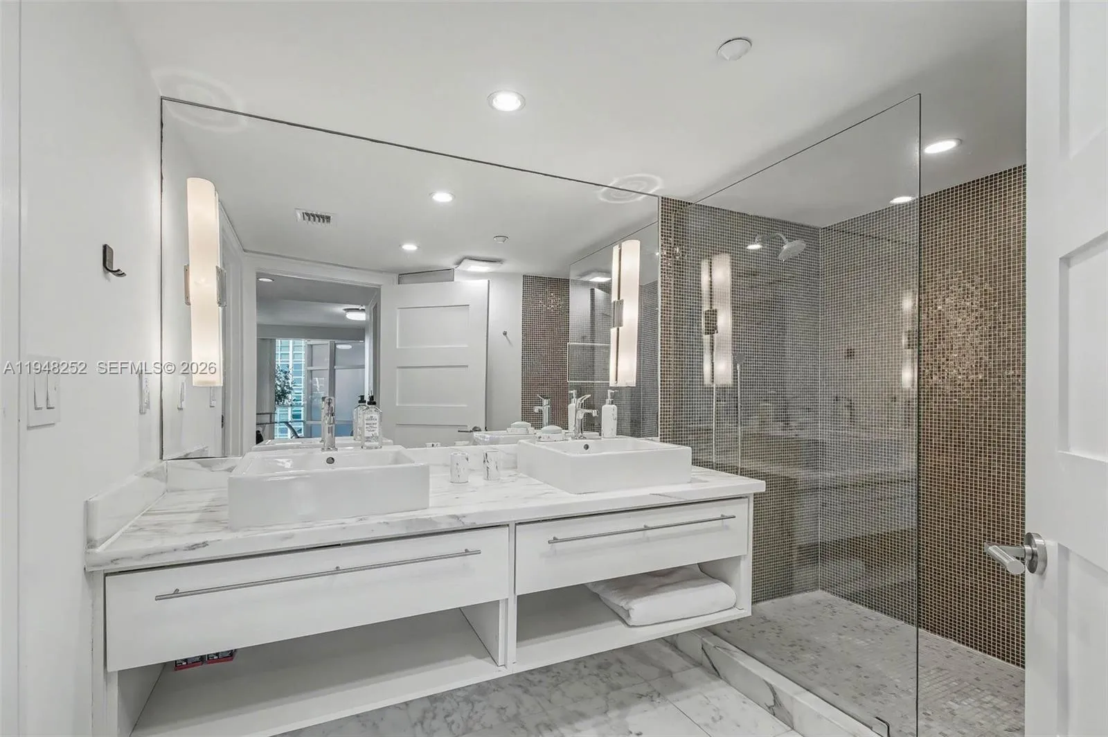 5025 Collins Ave # 903, Miami Beach FL 33140