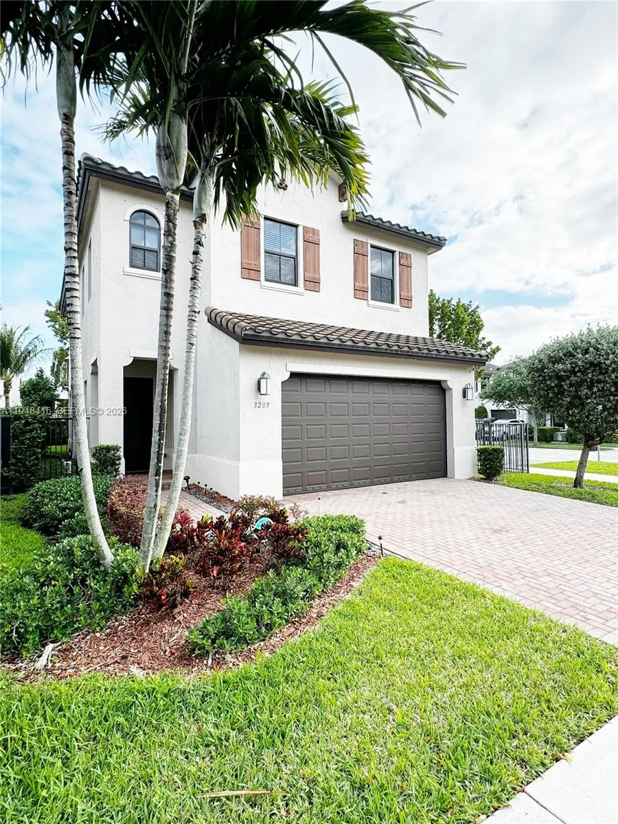 3209 W 98th Pl, Hialeah FL 33018