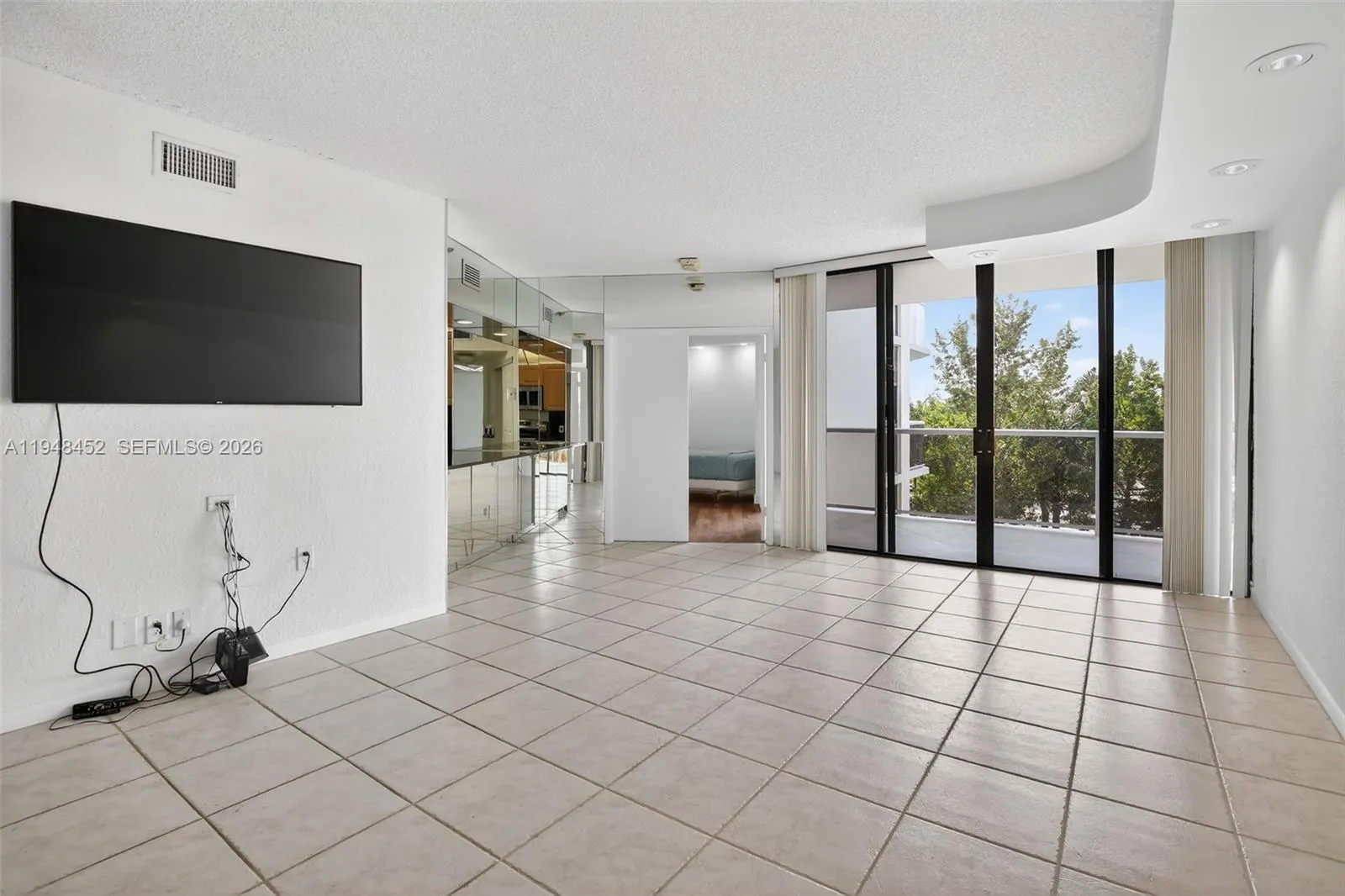 20281 E Country Club Dr # 405, Aventura FL 33180