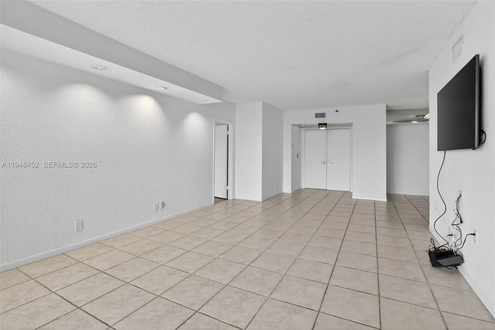20281 E Country Club Dr # 405, Aventura FL 33180
