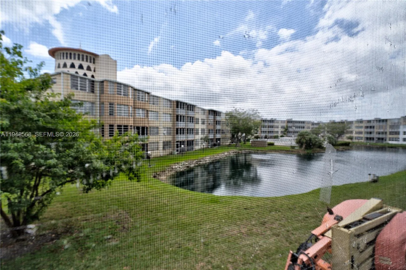 1700 NE 191st St # 202, Miami FL 33179