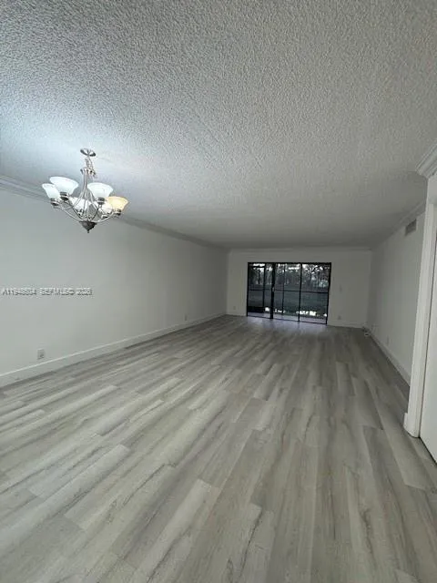 321 Lakeview Dr # 105, Weston FL 33326